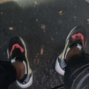 Meet your Posher, Miles